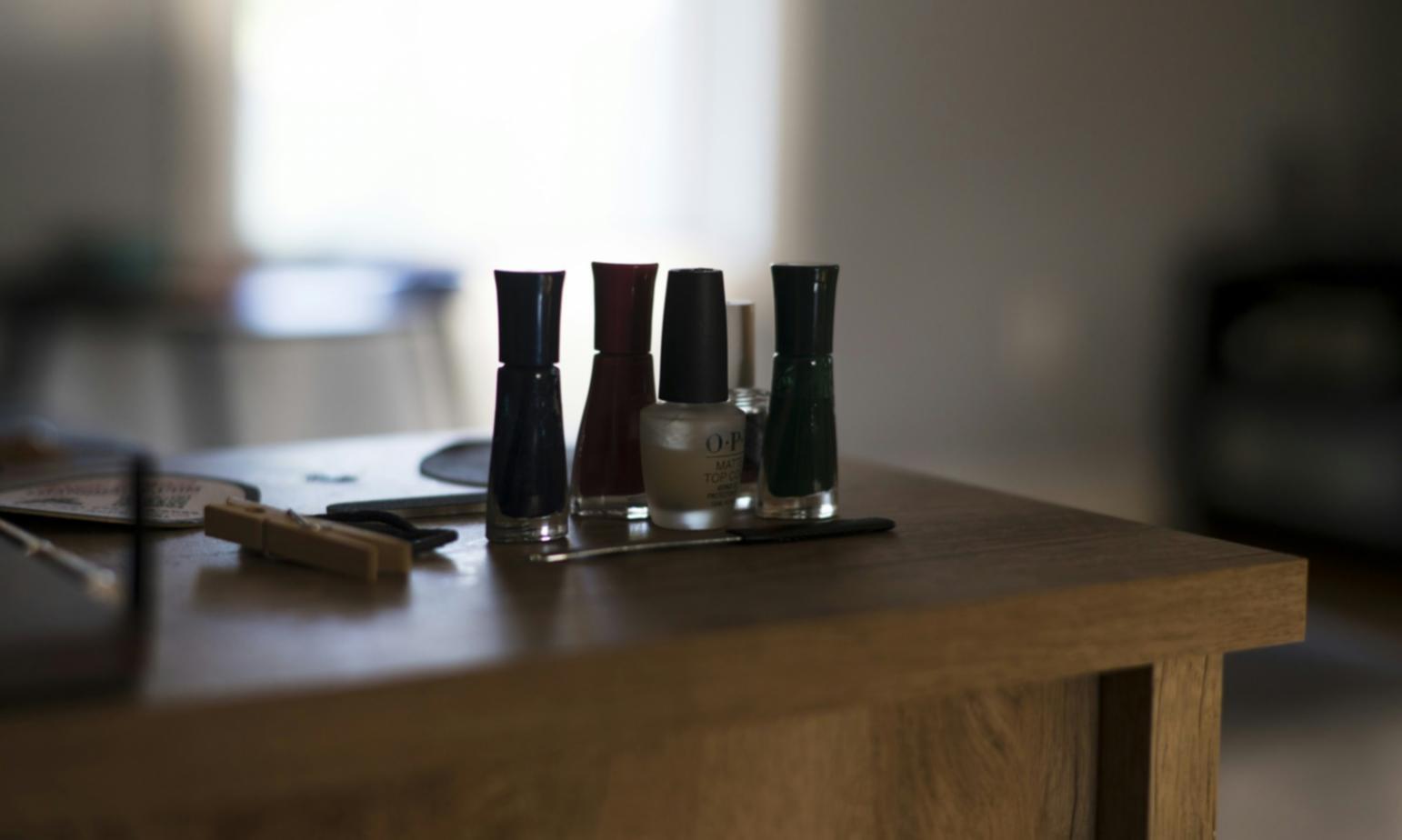 Dimostrazione tecnica di nail art avanzata