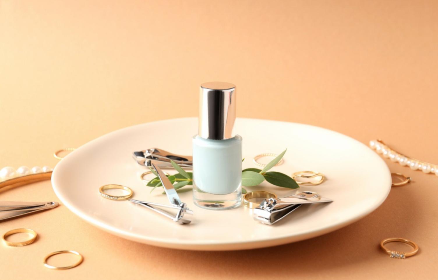 Esempio di struttura unghia con apex corretto e stratificazione gel